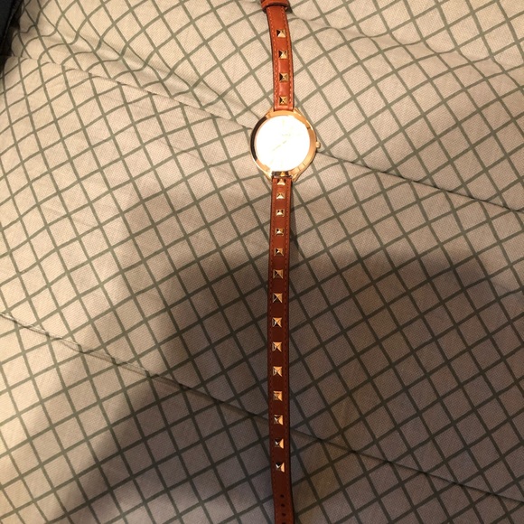⭐️NWOT⭐️ Michael Kors Genuine Leather Wrap Around Studded Watch - Picture 6 of 6